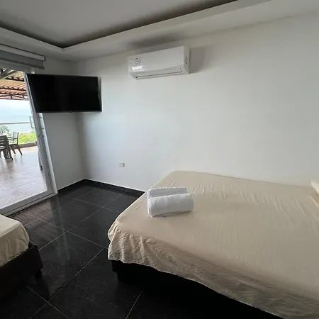 La Yarolina Sas Hotel *